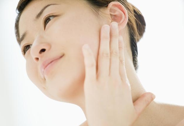 保養(yǎng)VS不保養(yǎng)，10年后的皮膚差距有多大？