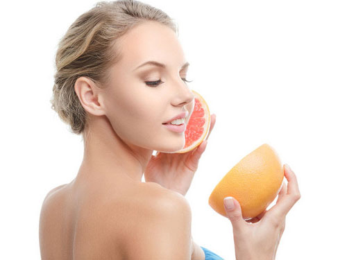 如何在高溫中保持干爽透亮的皮膚？