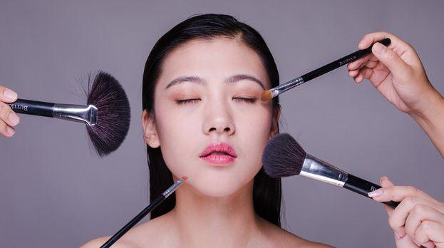 各種皮膚類型如何選防曬？夏季化妝后如何補防曬？