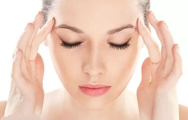 冬季護(hù)膚小知識(shí)：告別干燥敏感，養(yǎng)出冬日水潤(rùn)肌