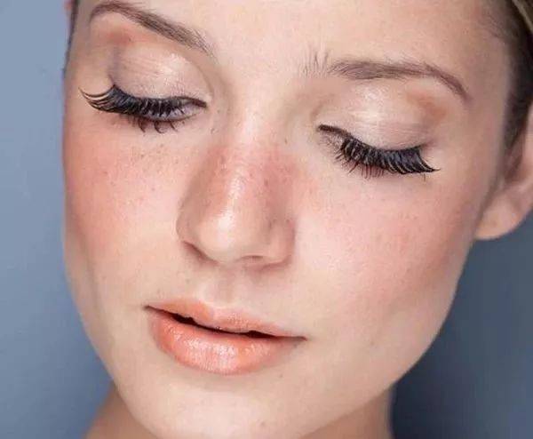 敏感肌護膚全攻略：告別泛紅刺痛，重獲健康穩定肌